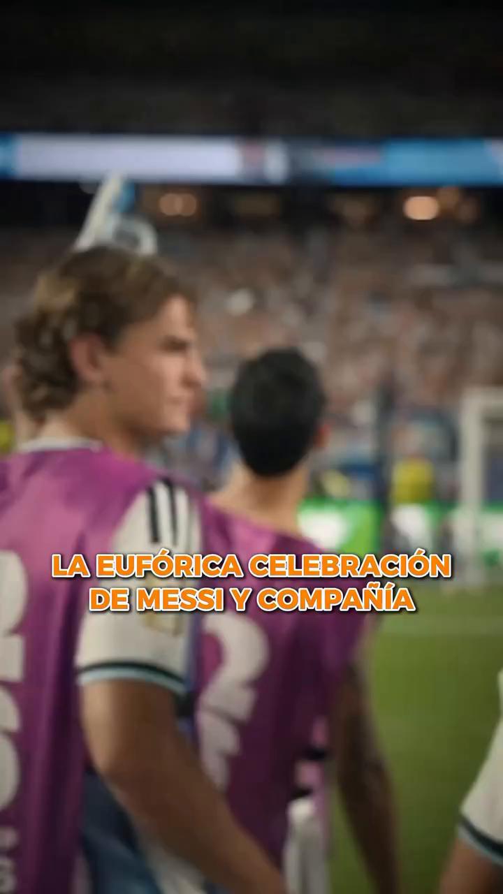 Hinchas de la Unión entonan vítores por Luz y Nación en cánticos masivos