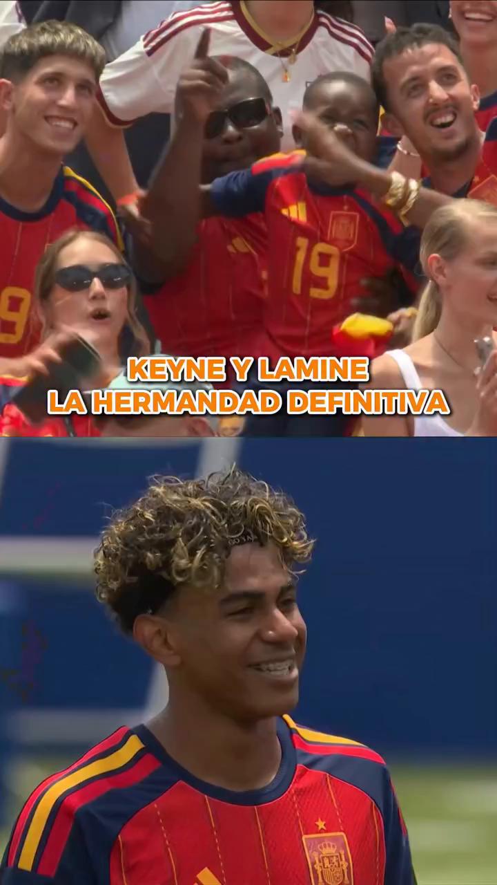 Lamine Yamal recibe el MVP y saluda a su hermano desde el campo