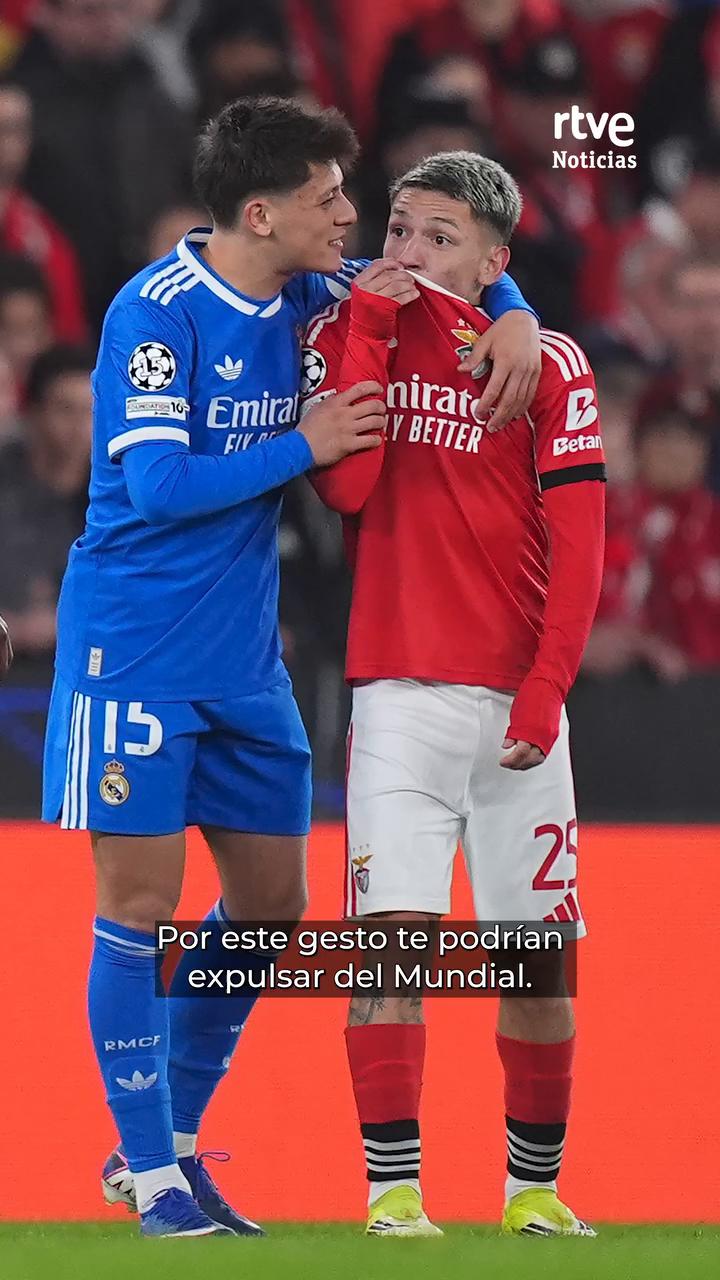 Por taparte la boca en el Mundial te pueden expulsar del partido