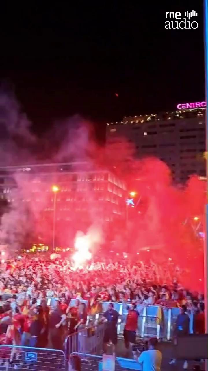 España celebra su segunda estrella tras el gol de Ferran Torres en Nueva Jersey