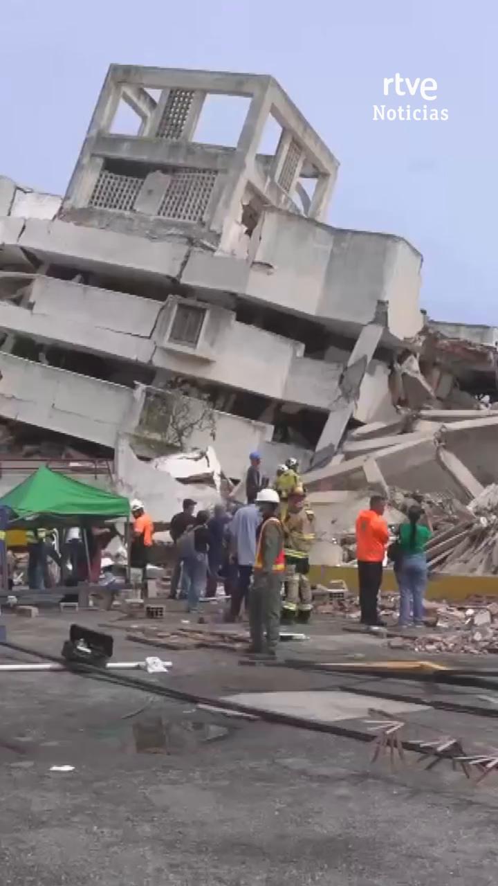 Rescatistas abandonan las ruinas en La Guaira tras no hallar vida de Fabio