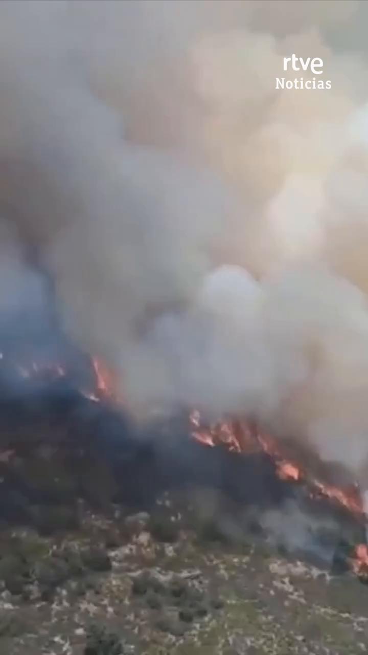 Más de 120.000 hectáreas quemadas por 22 grandes incendios en plena mitad del verano