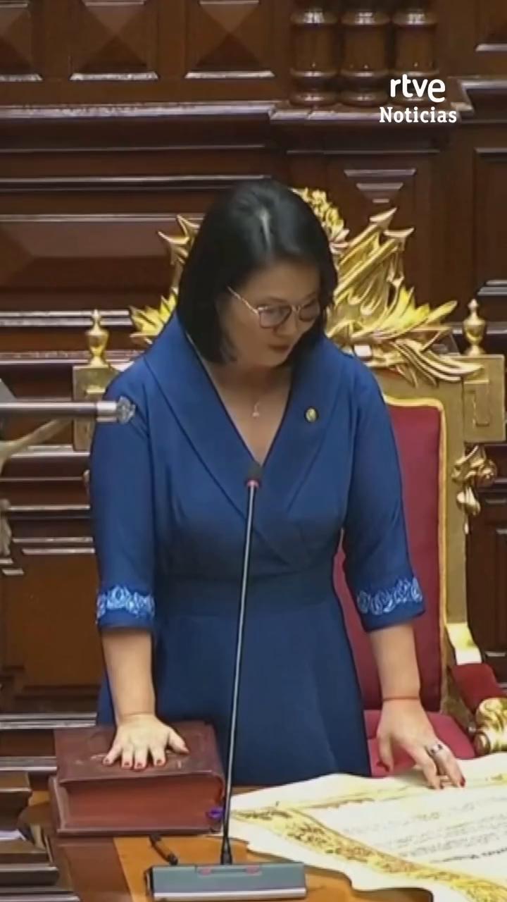 Keiko Fujimori toma posesión como presidenta de Perú 26 años después de su padre