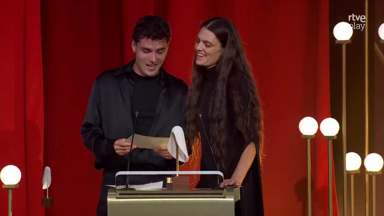 Ernesto Naranjo y Miguel Becer comparten premio por sus colecciones Primavera-Verano 2026