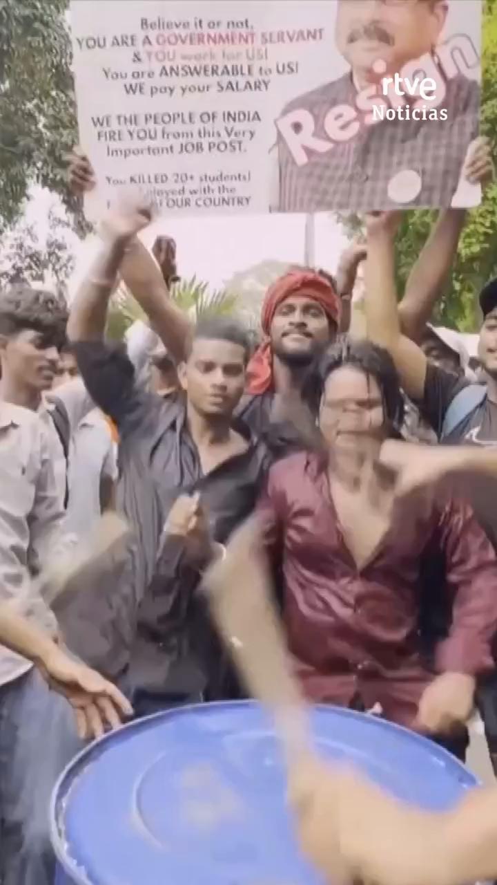 Los estudiantes indios fuerzan la dimisión del ministro de Educación de Modi