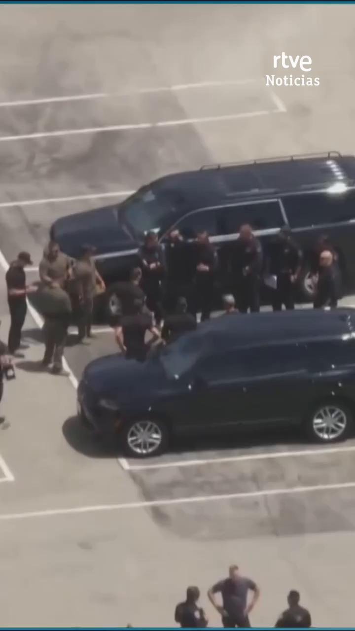 Detienen a un hombre armado en el club de golf de Trump en Los Ángeles