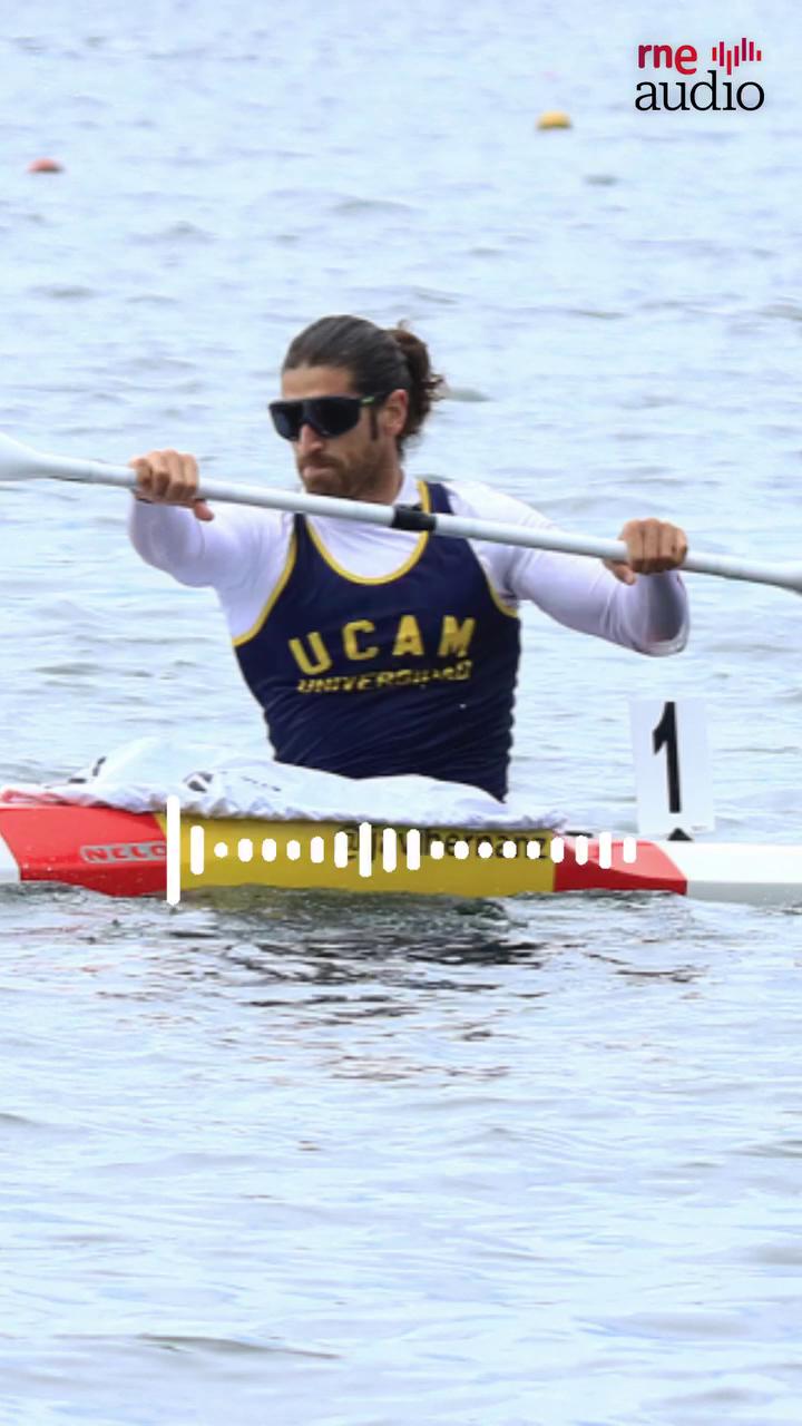 Caigo en el agua pero gano cincuenta puestos en la regata de piraguas