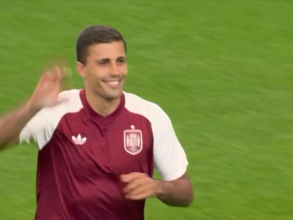 Rodri se reunirá en Barcelona con nueve compañeros de la Copa del Mundo