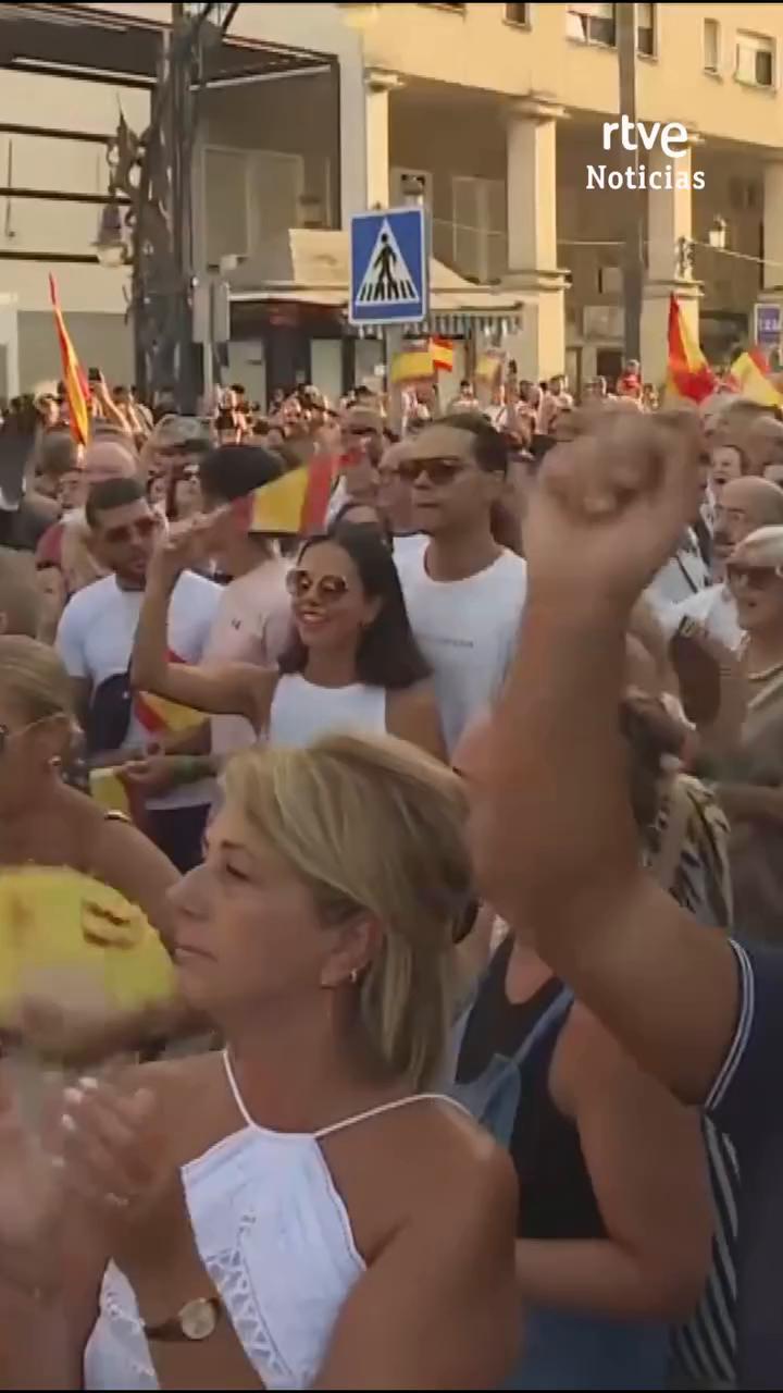Miles de personas marchan en Ceuta exigiendo soluciones a la crisis migratoria