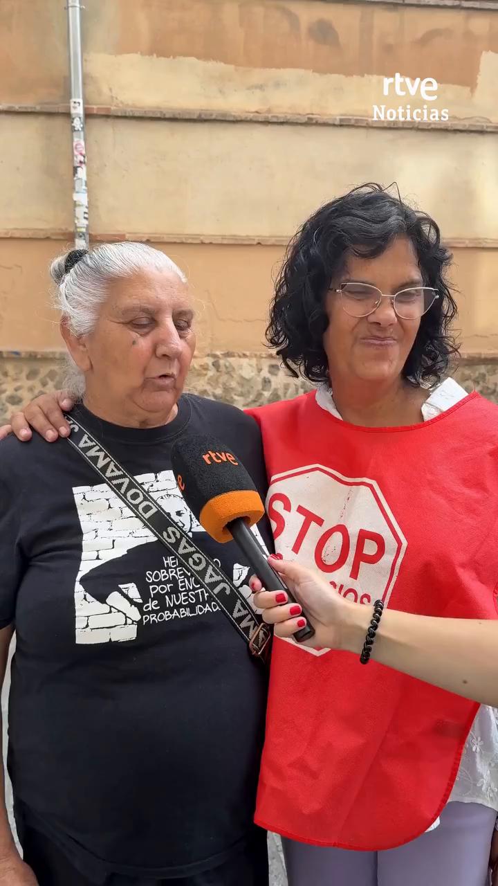 Una mujer mayor revive el espíritu del 15M en su lucha por la vivienda