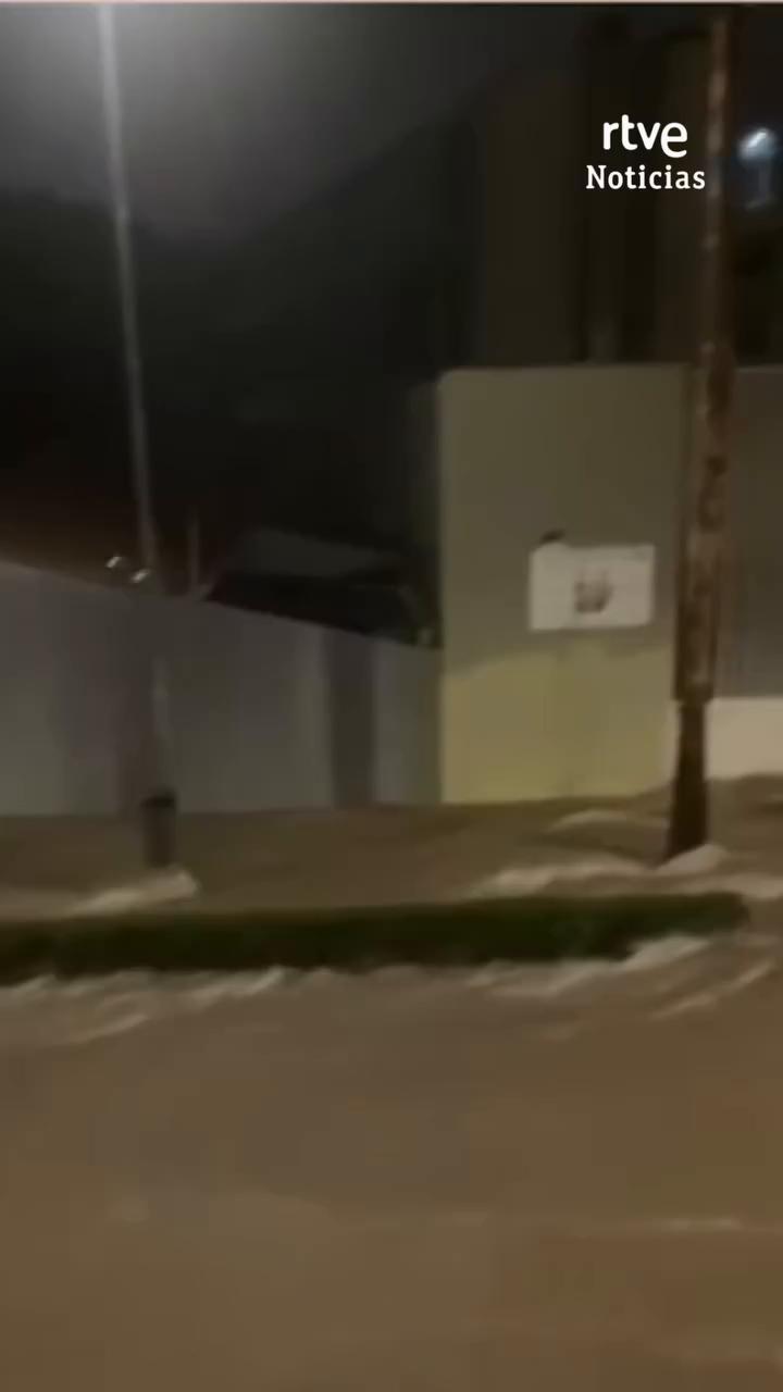 Lluvias torrenciales inundan Valencia y obligan a cerrar el metro