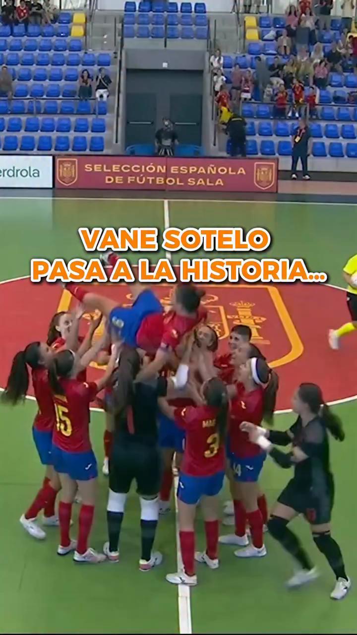 Vanesotelo marca su gol 100 con España en los minutos finales