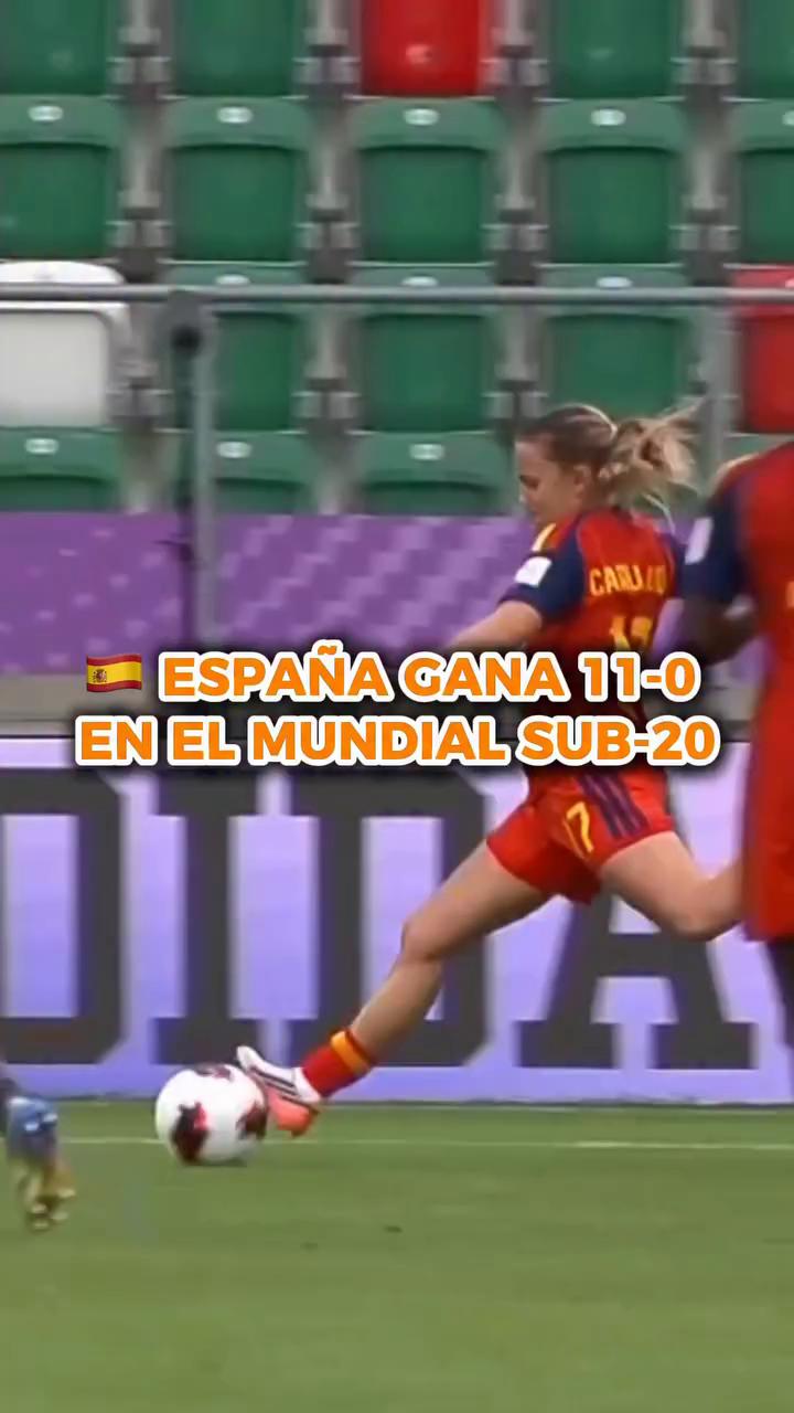 Carla Julia marca un golazo desde 20 metros para el 10-0 de España