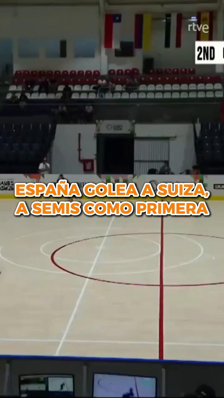 Victoria Aporta anota el gol de España tras el pase atrás de Piquero