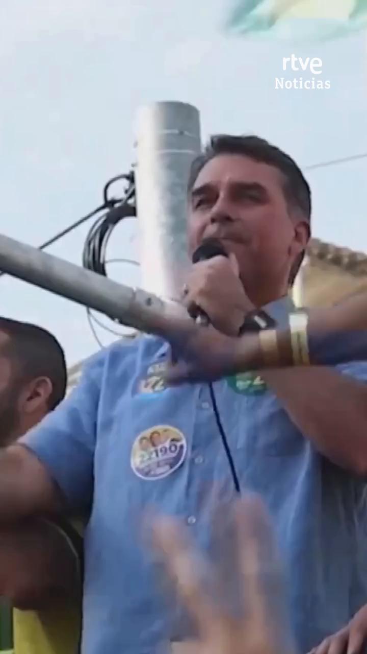 Bolsonaro lidera la primera encuesta previa a la segunda vuelta en Brasil