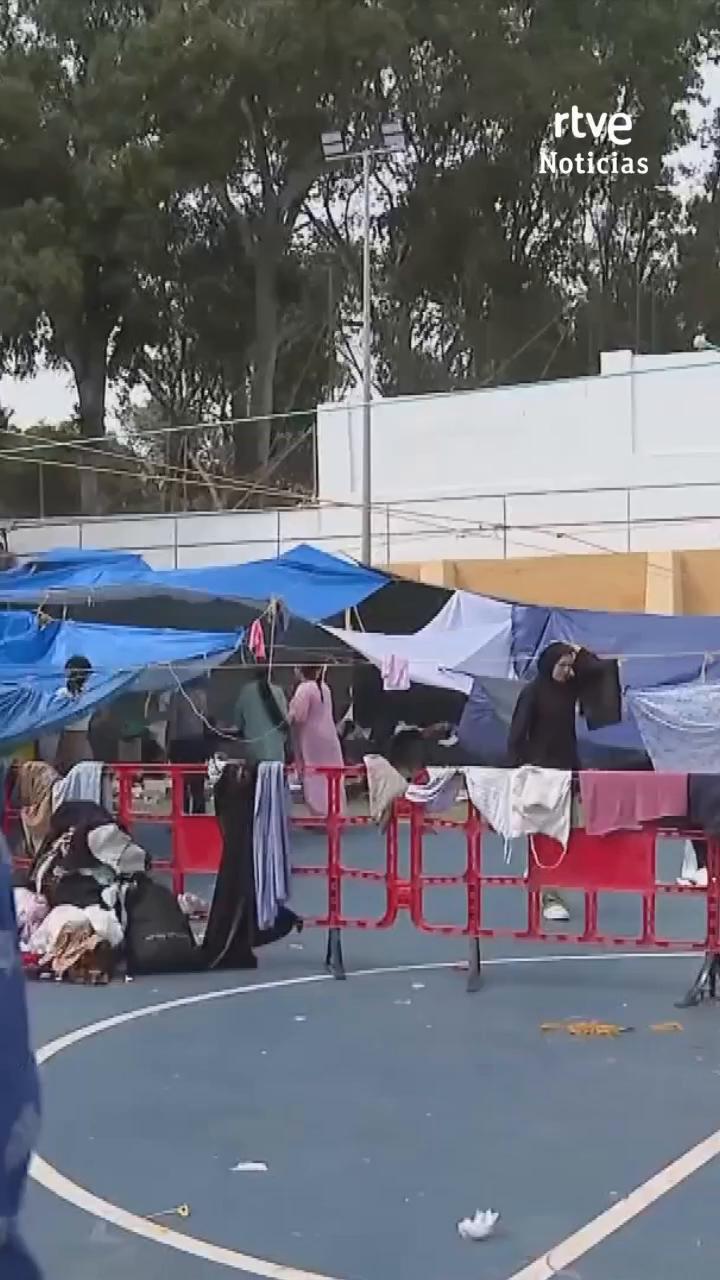 El Gobierno planea reubicar a 500 niñas migrantes de Ceuta en la península