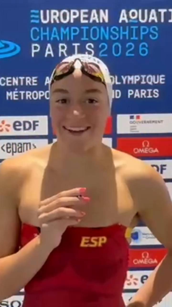 Nadadora celebra su paso a la final y la mejora en 100 espalda