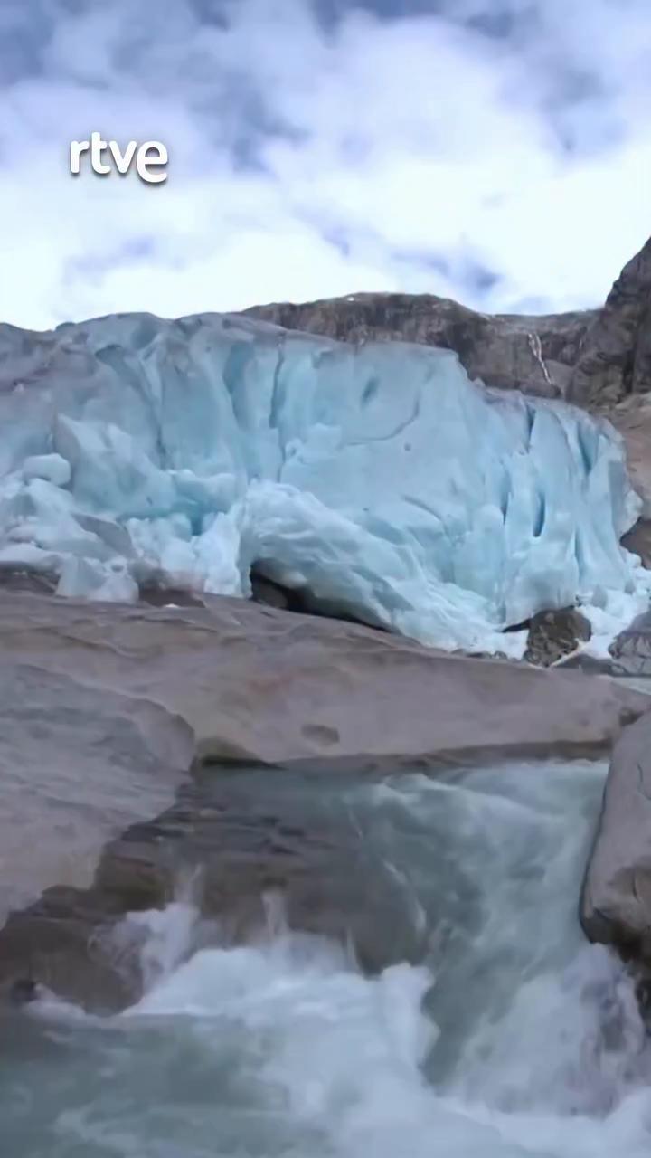 Ibai y Juan enfrentan el peligro en el ascenso al glaciar con pasarelas elevadas