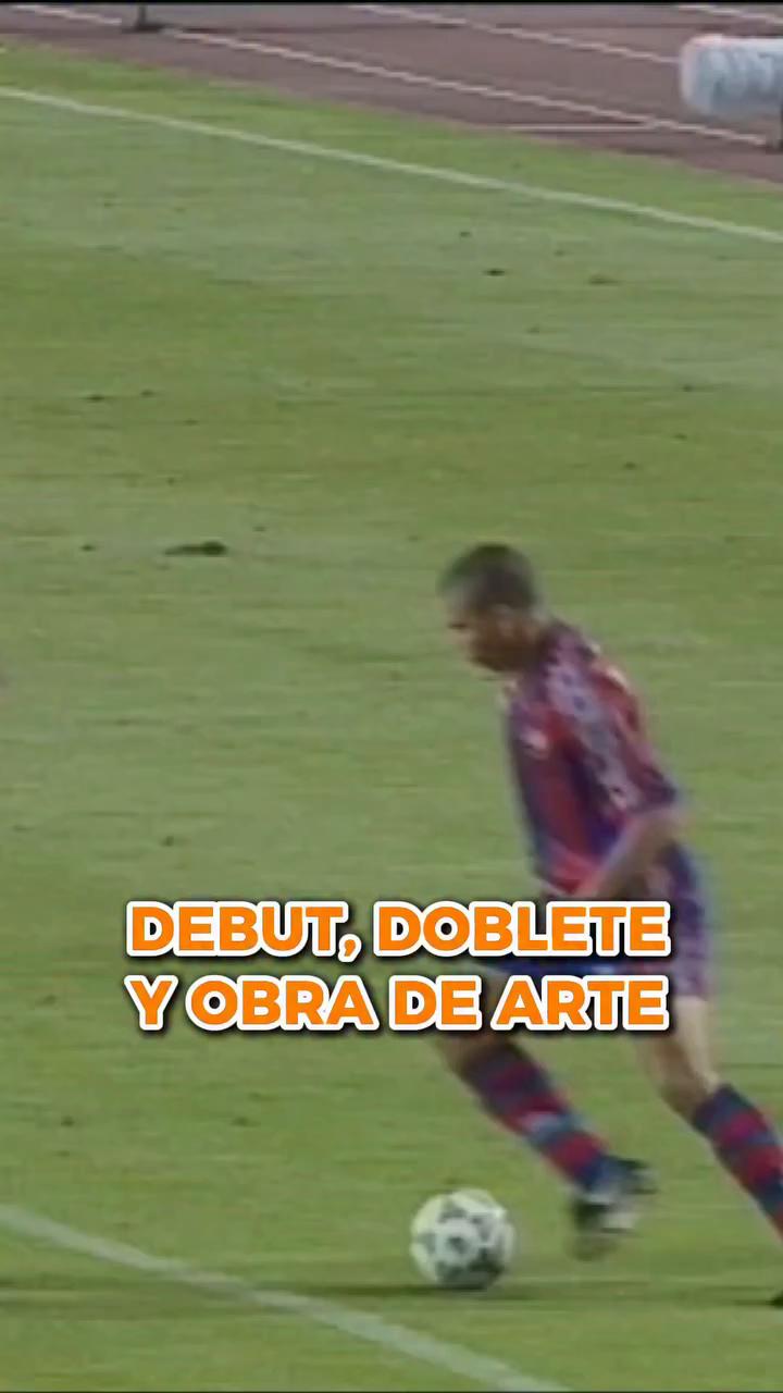Ronaldo levanta el balón y Iván de la Peña marca el 4-2 del Barcelona