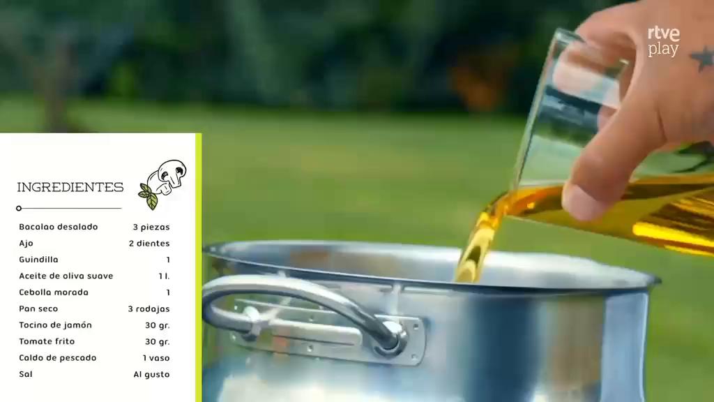 Confita el bacalao en aceite y logra el pil pil perfecto en minutos