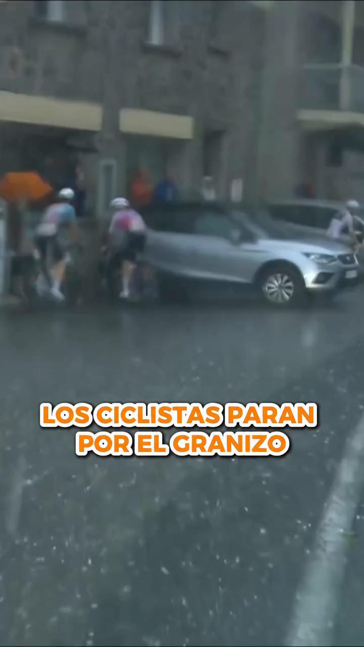 Corredores se detienen y piden calma durante la carrera