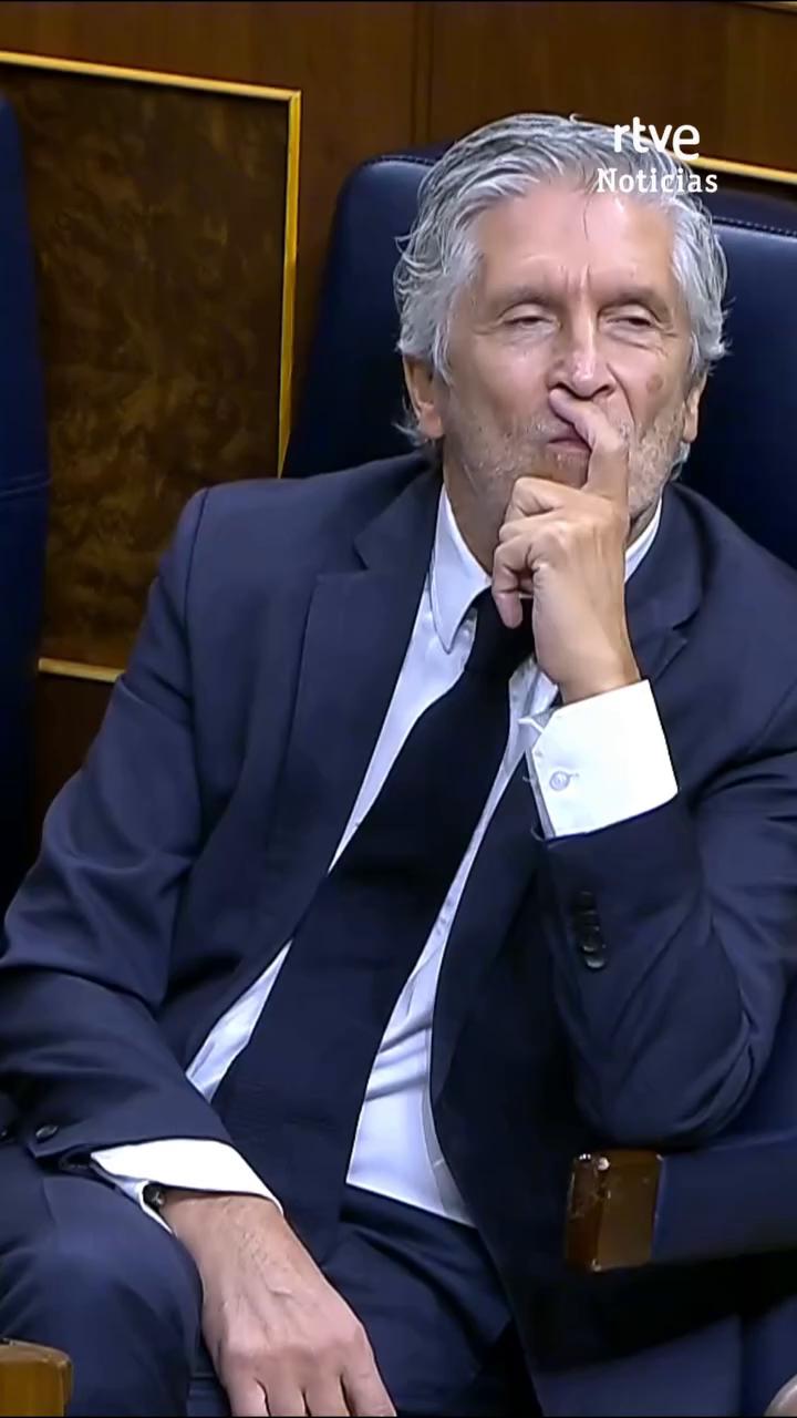Vázquez Blanco muestra gas pimienta en el Congreso y es expulsada del hemiciclo