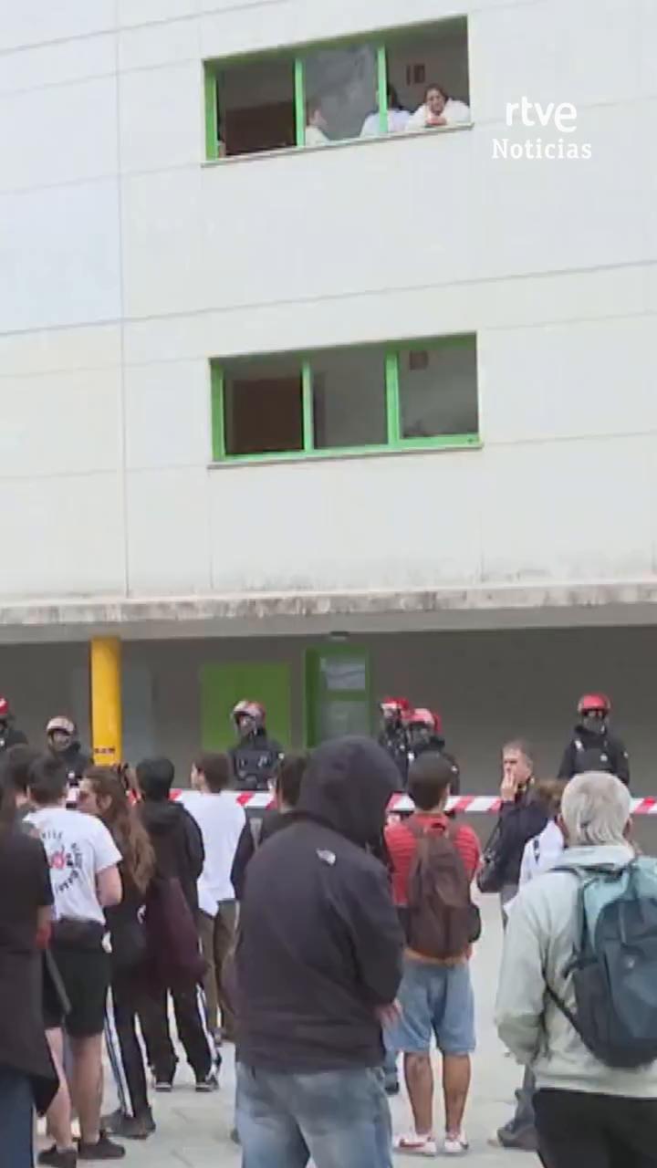 Protestas bloquean desahucios de mujeres por impago en Bilbao, Leganés y Jaén