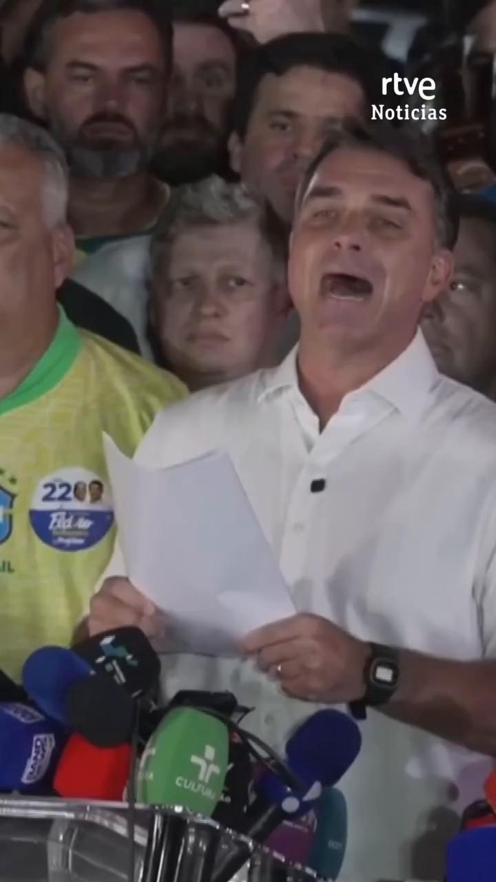 Flavio Bolsonaro pide anular las elecciones y rechaza el resultado de Lula