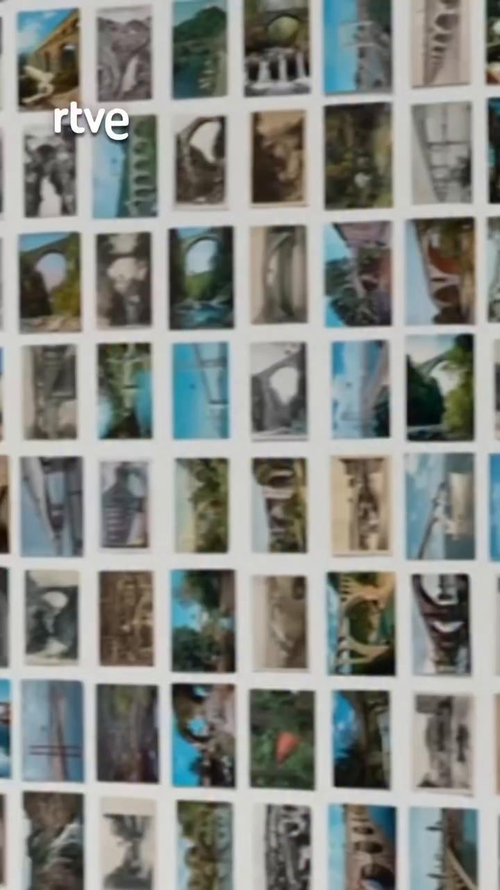 Oriol Villanova satura el pabellón español con miles de postales antiguas