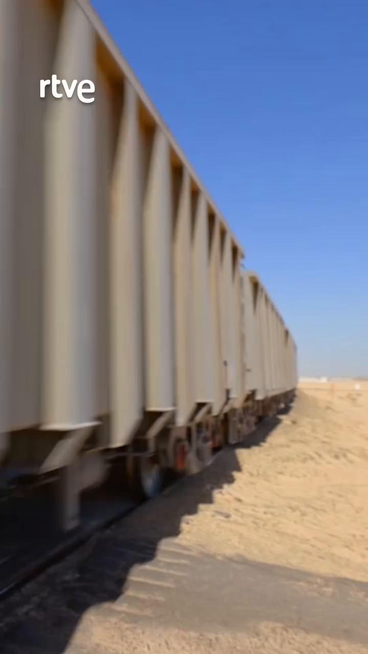 Abel, el español en Mauritania que guía a TVE por el tren del hierro
