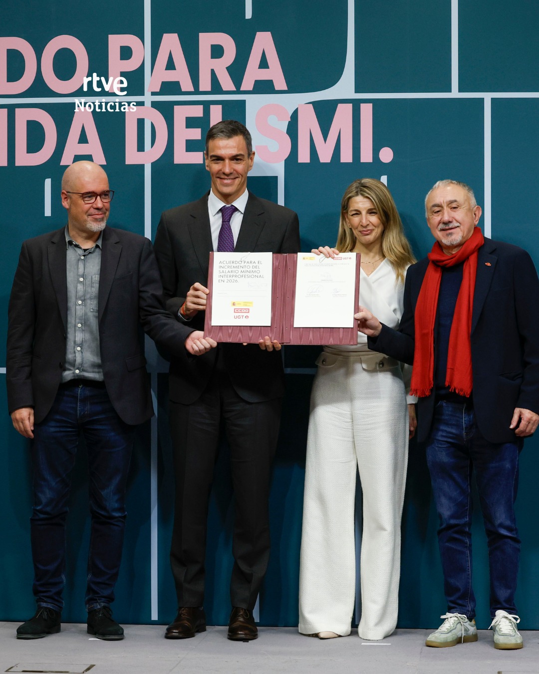 🔸Gobierno y sindicatos celebran la subida del SMI y piden a la patronal ...