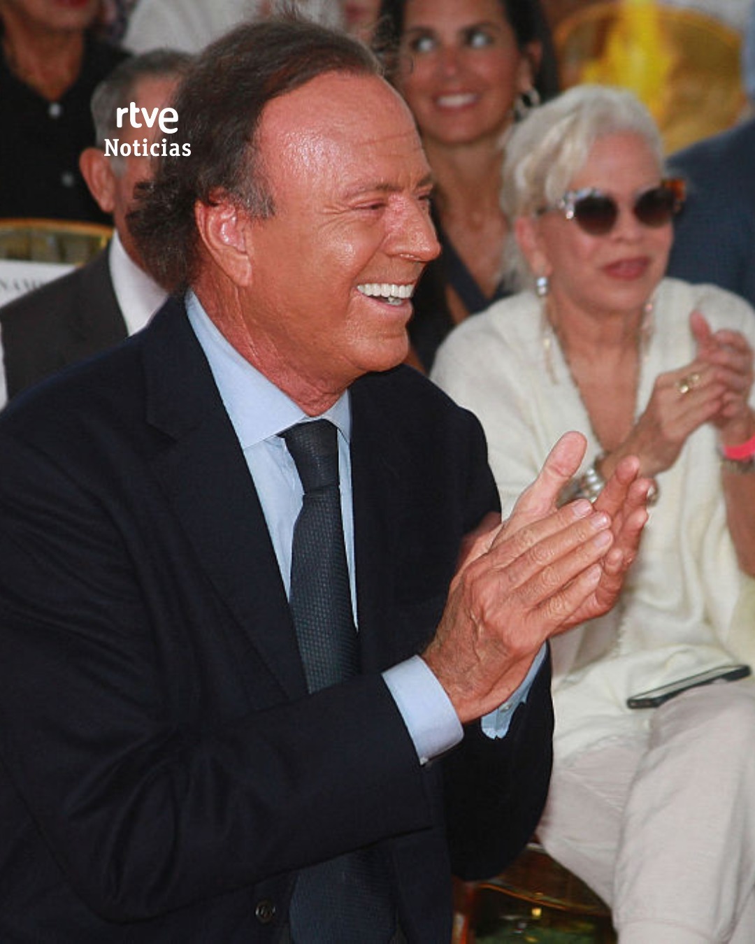 🔸 El cantante Julio Iglesias ha demandado a la vicepresidenta Yolanda ...