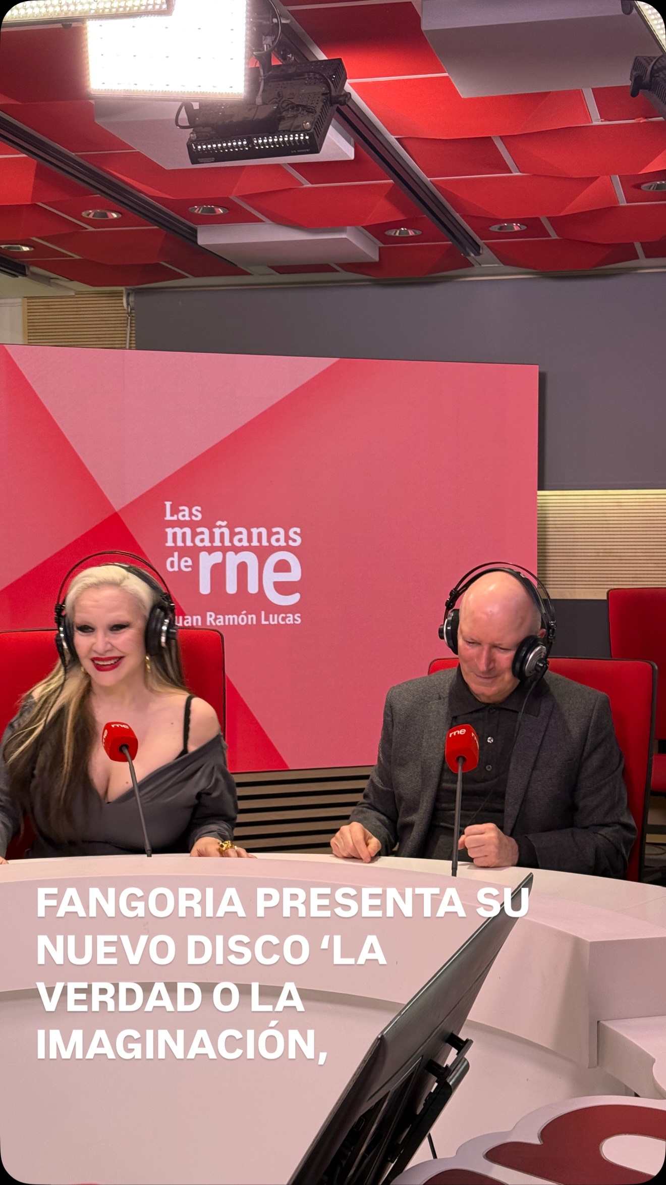 fangoriaoficial nos ha visitado hoy en lasmananasrne para presentar su nuevo disco ‘La Verdad o la Imaginación’ y han jugado con nosotros a “Quién es más probable?’