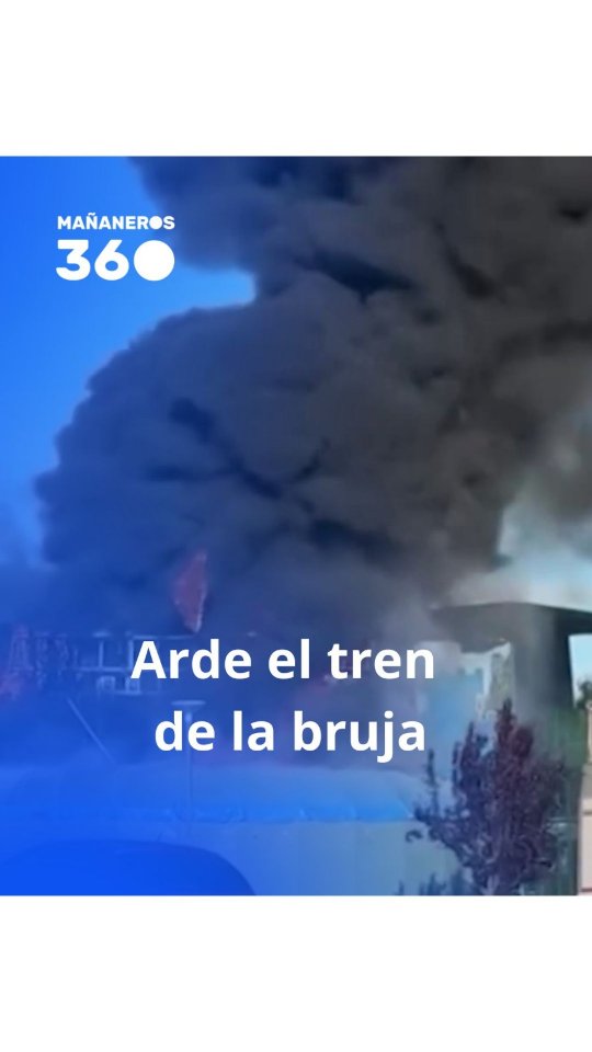 Un incendio devora la atracción Tren de la Bruja en Torrejón de la Calzada