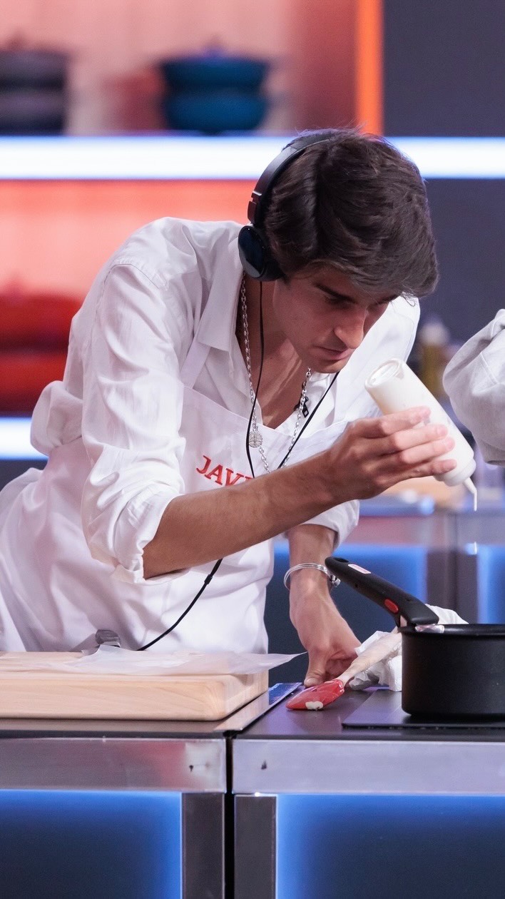 Toño dedica su plato a su padre y mejora la presentación en el concurso