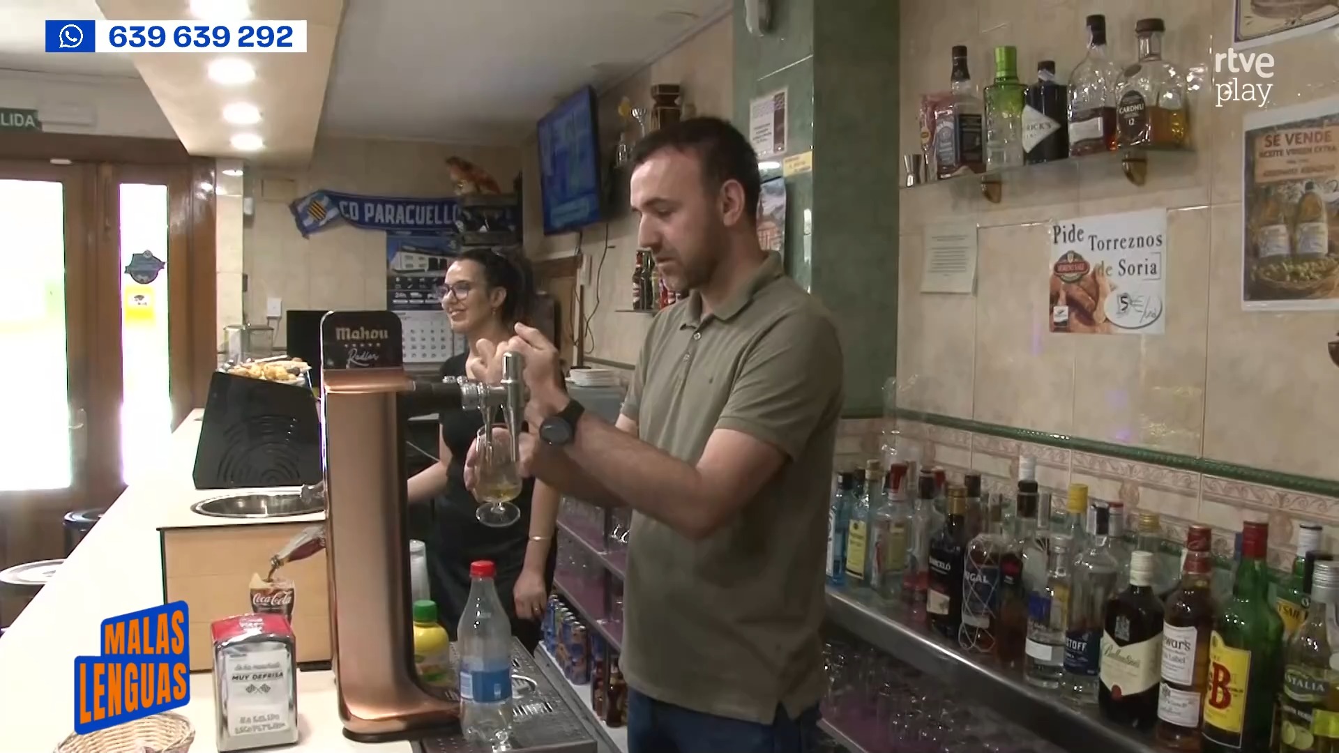 Diego deja su trabajo fijo en Zaragoza para reabrir el bar familiar de su pueblo