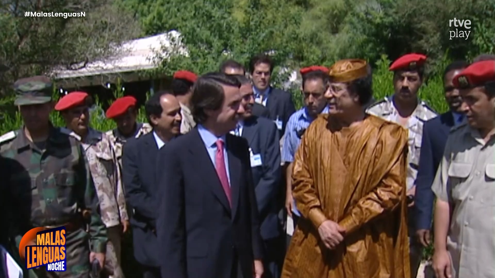 Aznar recibió adelantos de Abengoa para contratos fallidos en Libia con Gaddafi