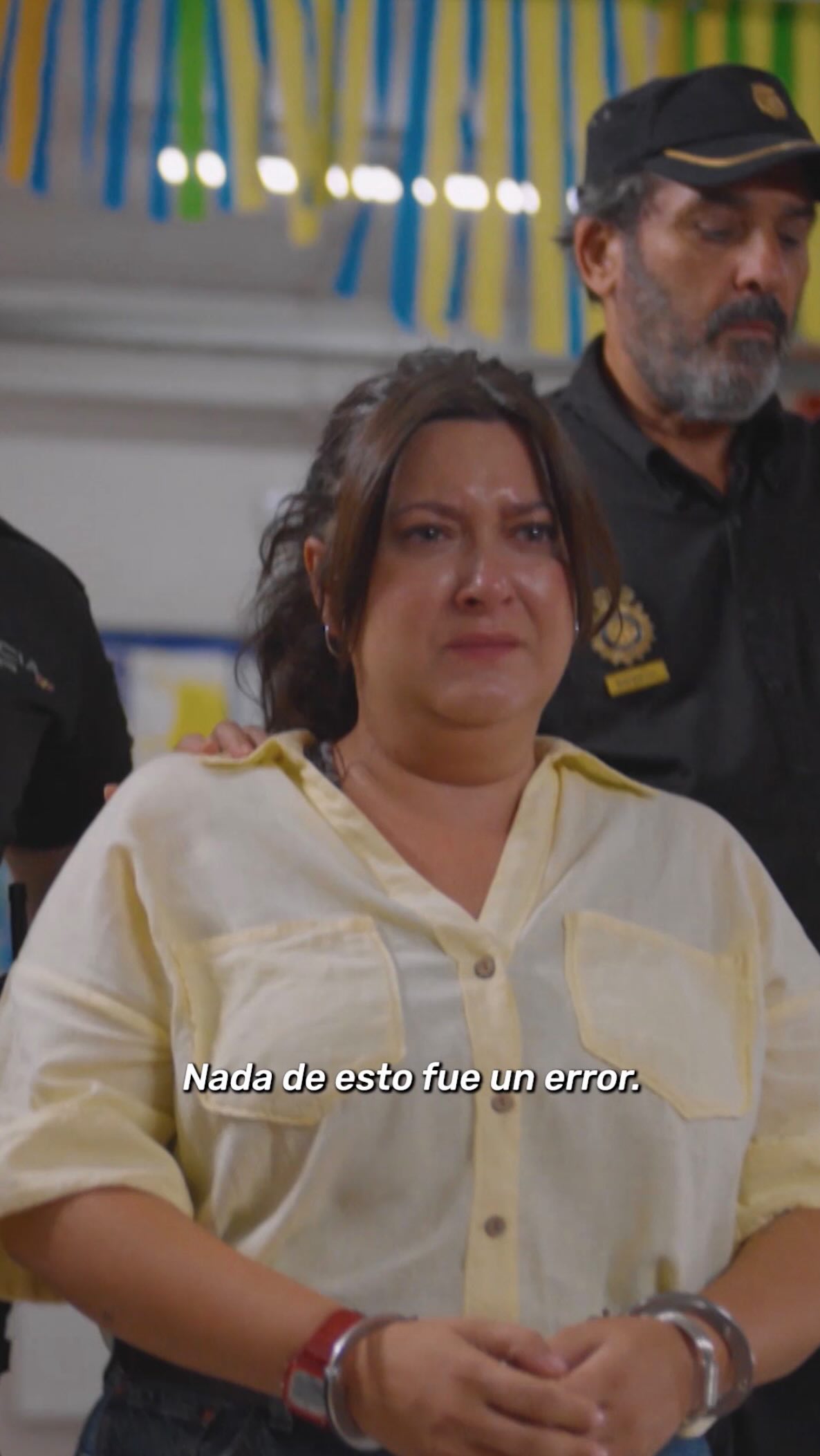 Juego con esposas de verdad: 'Os escribiré desde la cárcel'