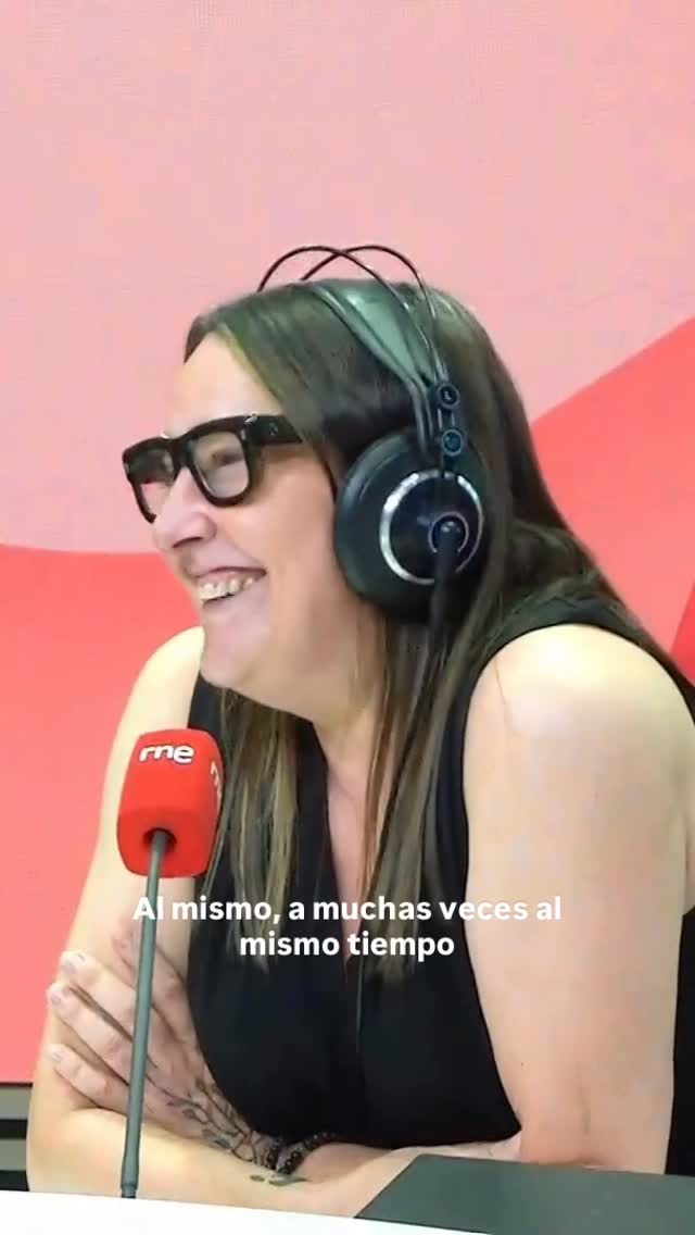 Artista destaca su pasión por hablar y bailar durante conciertos