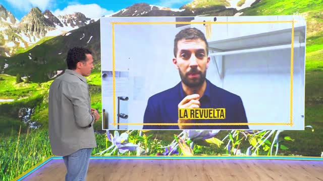 Broncano saluda en directo a Jacob Petrus durante La Revuelta en TVE
