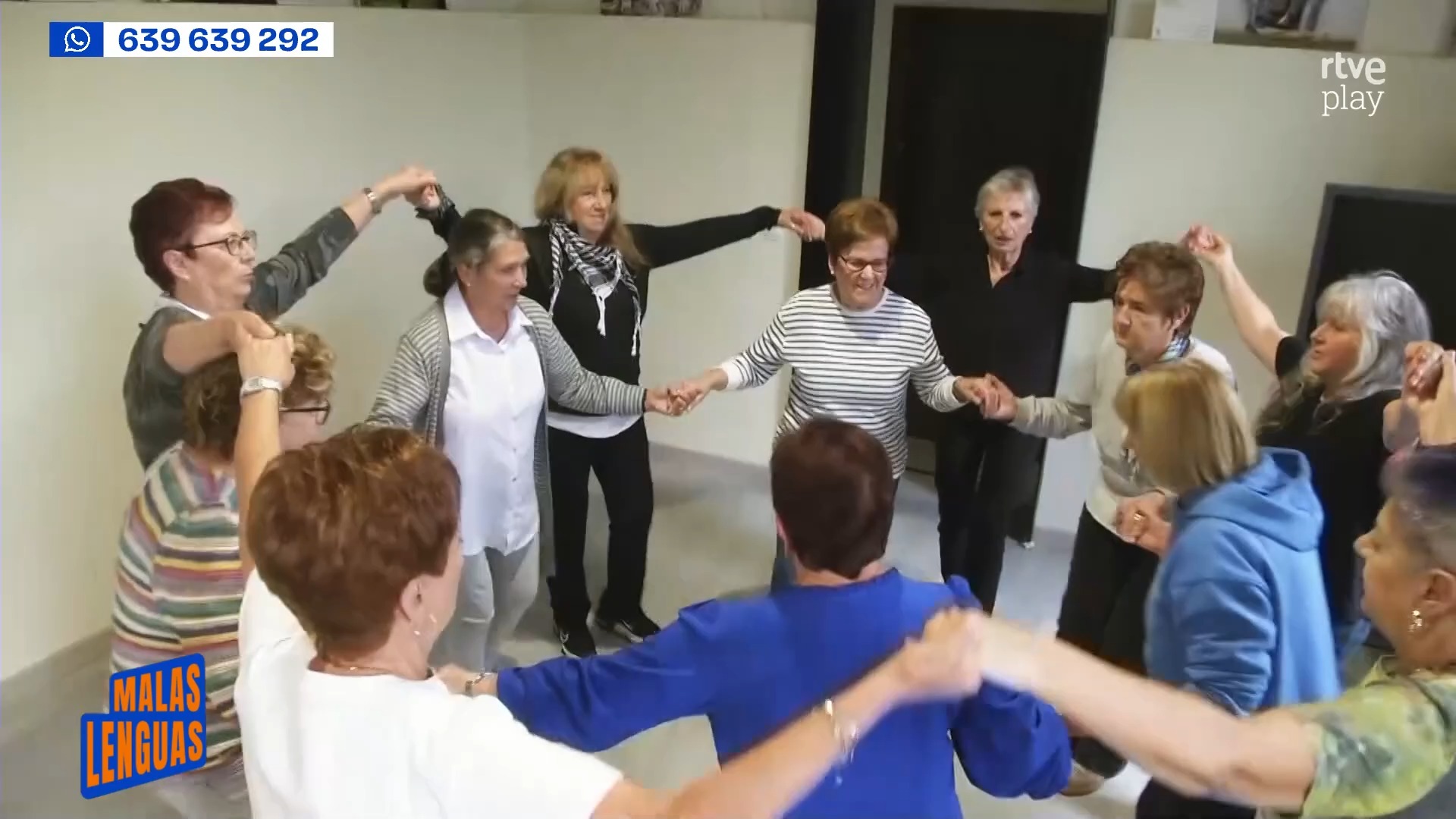 Los mayores del Valle de Mena rompen la soledad con baile y Tai Chi