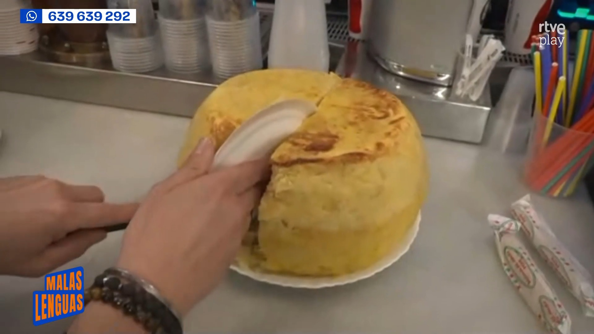 Bar Santos de Córdoba elabora la tortilla de patatas más grande de España