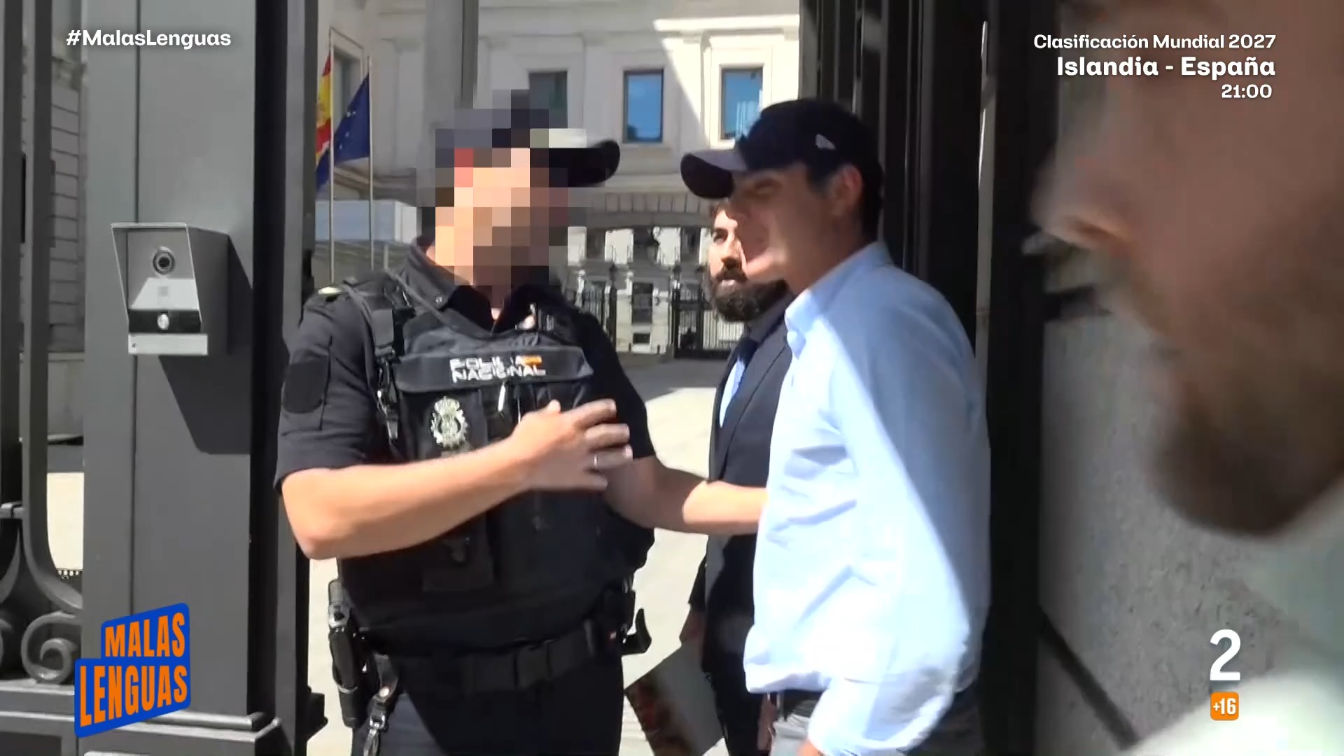 Vito Quiles y Bernat Endongo acumulan expedientes por acosar en el Congreso