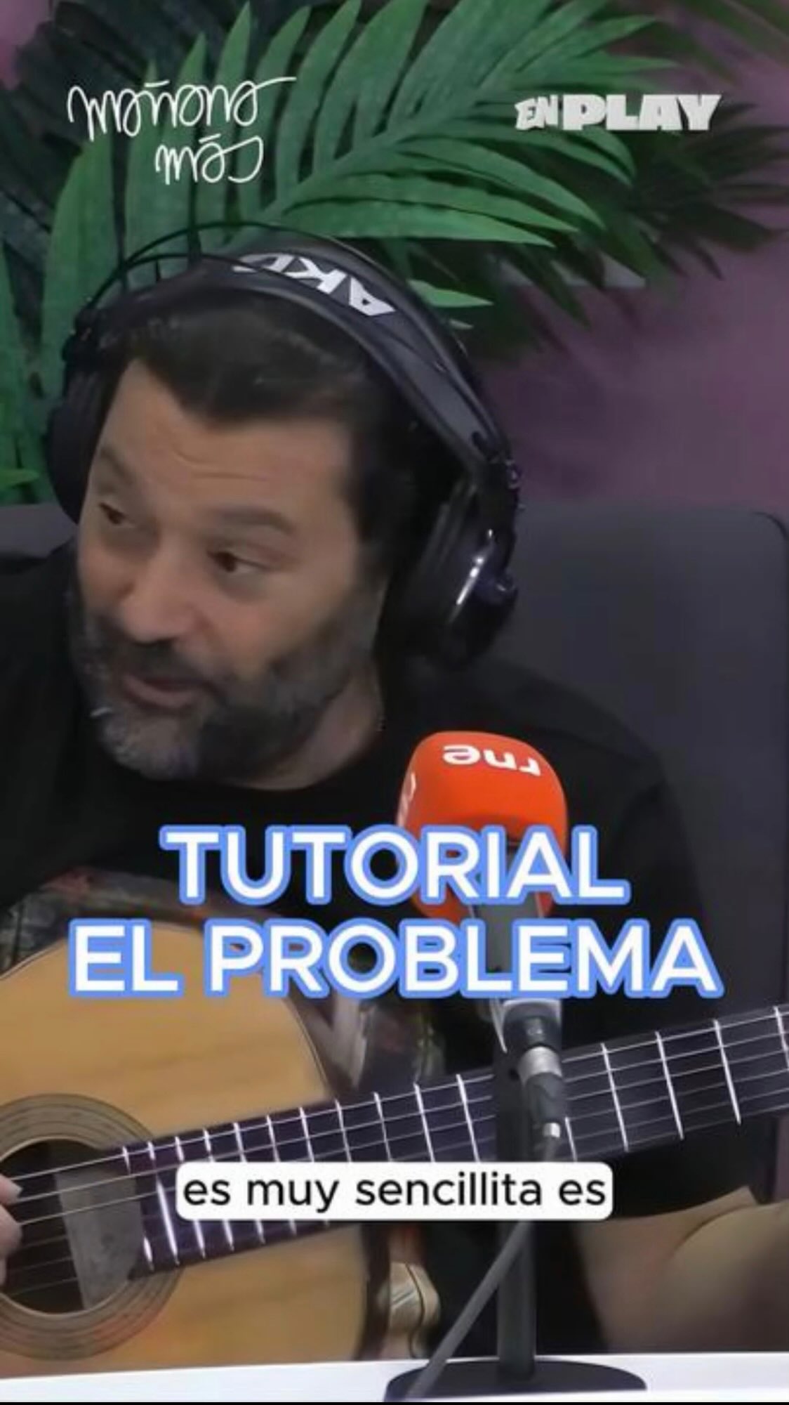 José muestra un tutorial sencillo de guitarra con el acorde de re mayor