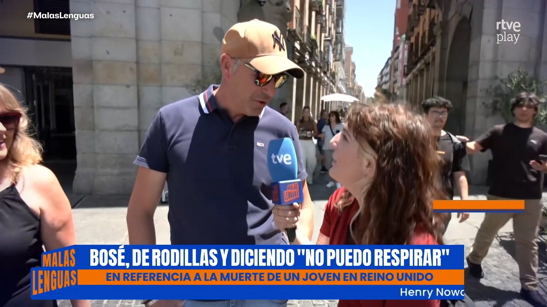Miguel Bosé sorprende con un vídeo arrodillado que divide opiniones en la calle