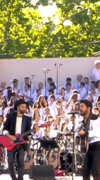 Únete, somos muchos esta vez: letra invita a vencer dudas con besos