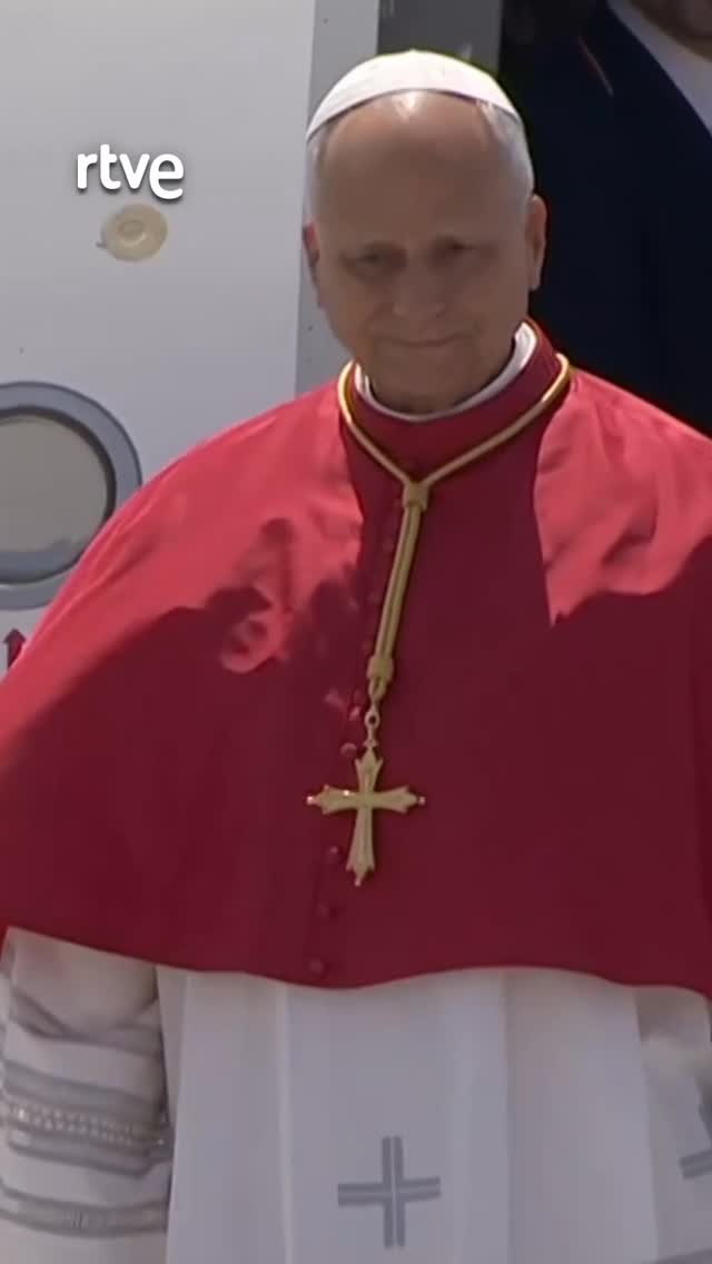 León XIV marca diferencias formales con Francisco en su pontificado