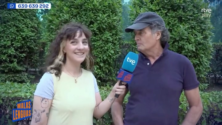 Hombre irrumpe en debate y acusa al sistema de corrupción desde el 78