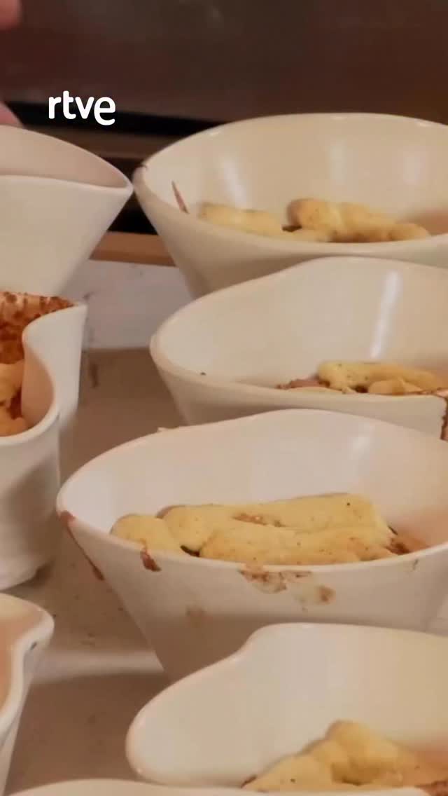 Pepe discute con su compañero por la culpa en el postre de anguila