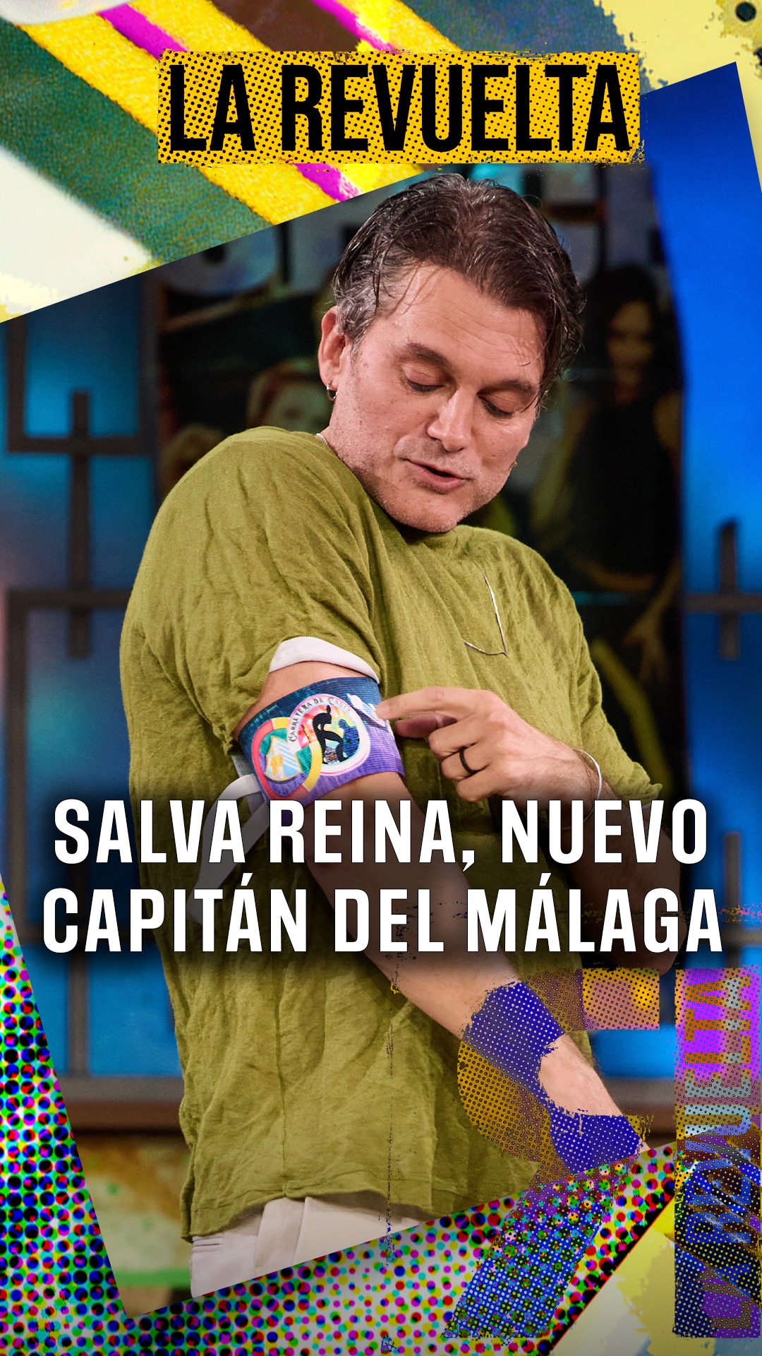 El Málaga gana el playoff ante Las Palmas y recibe camiseta firmada de Alfonso